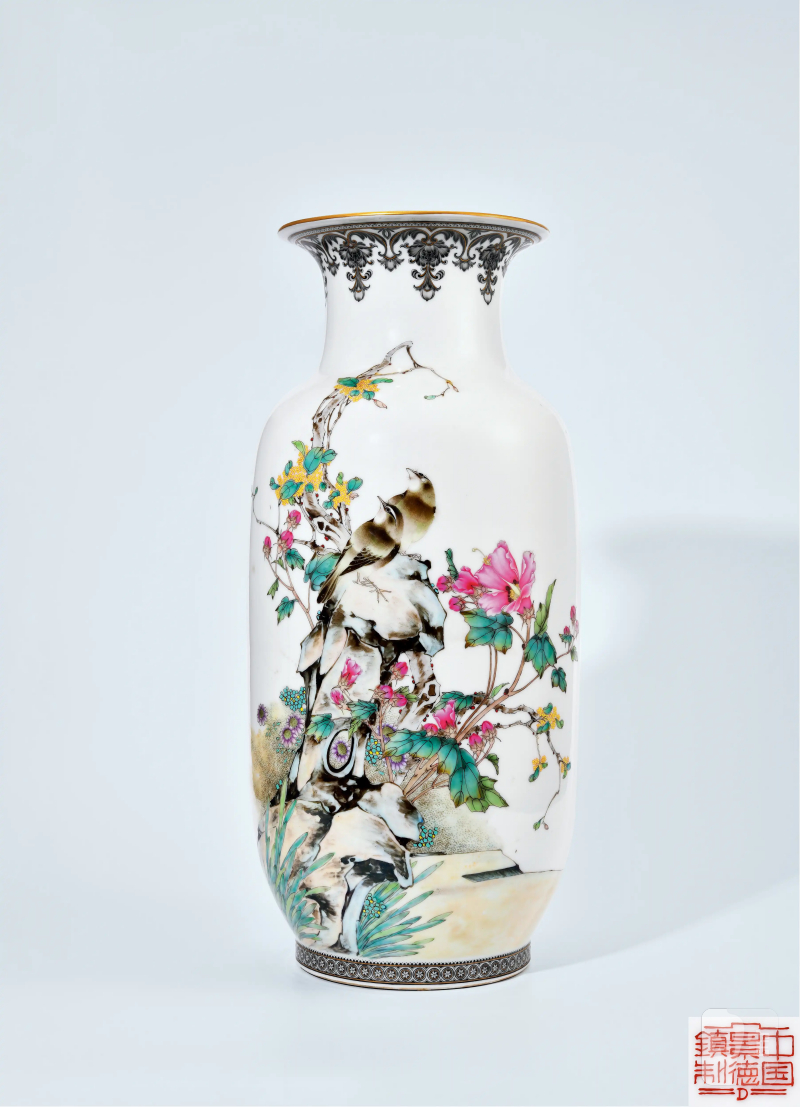 1960年作 黄金山粉彩花鸟图冬瓜瓶